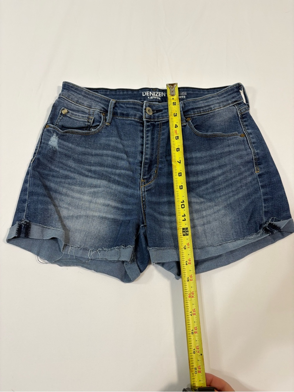 Sz 8 stretchy Levi's Blue Denim Rolled-Hem Women's Shorts
